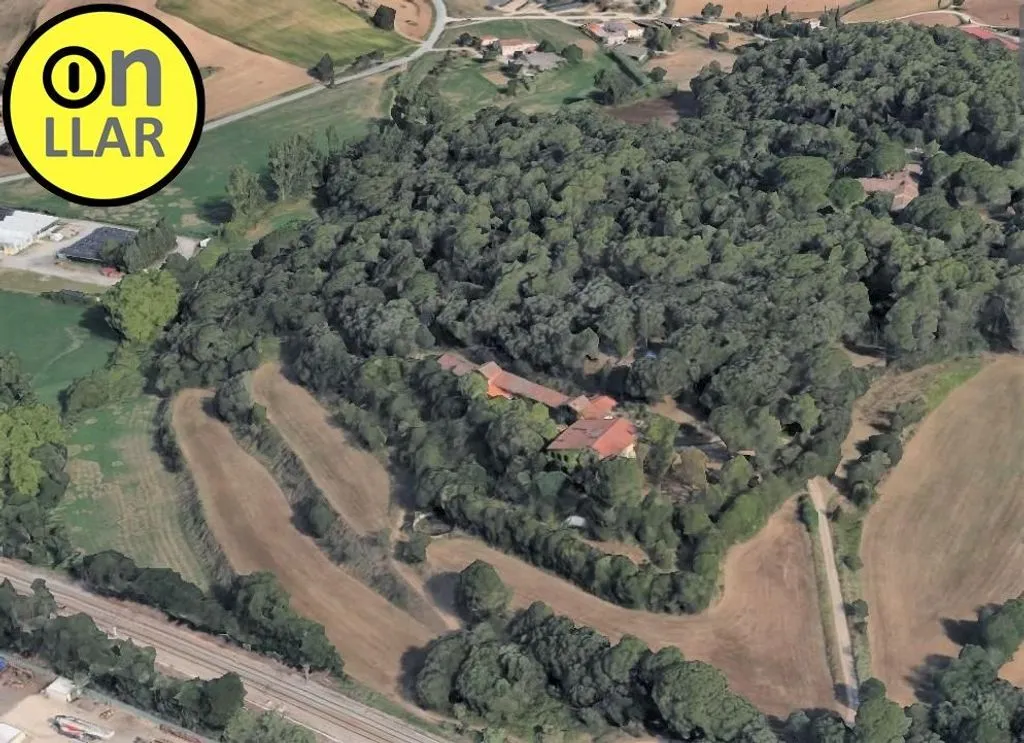 Vista aerea - Rustic Finca with Extensive Garden in Cardedeu
