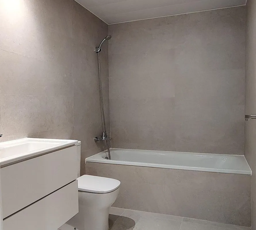 Salles de bain - Modern Penthouse with Pool in El Peral