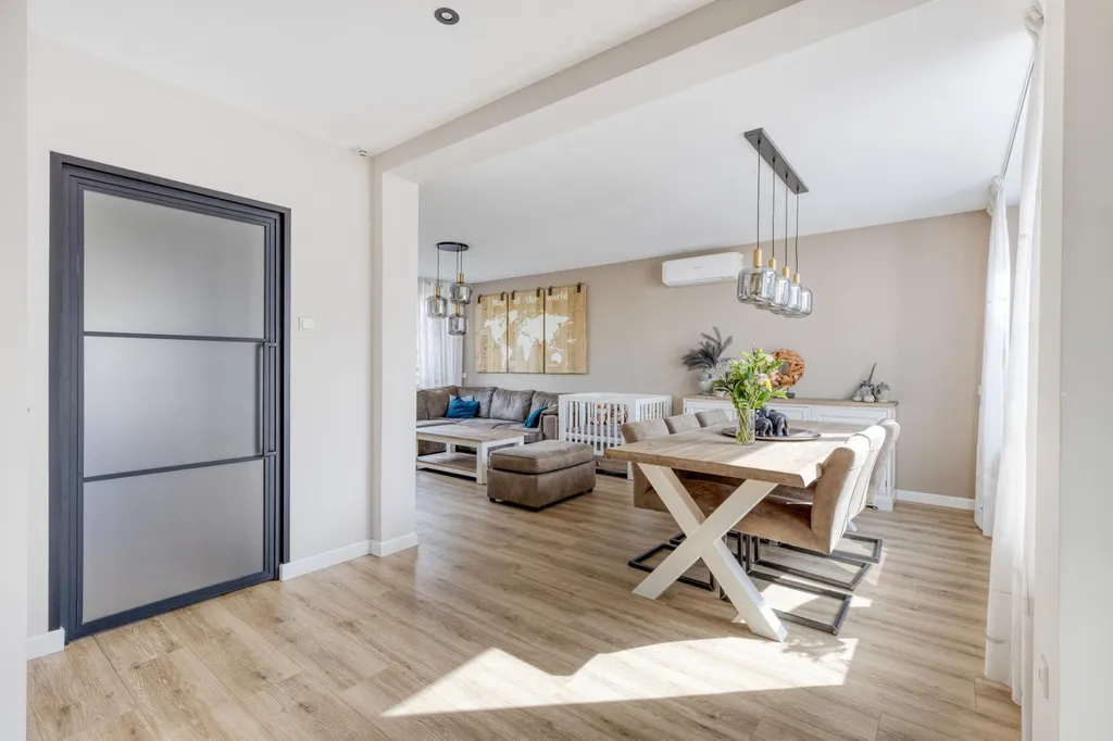 Salle à manger - 2/1 Cap House with Double Garage in Wouw