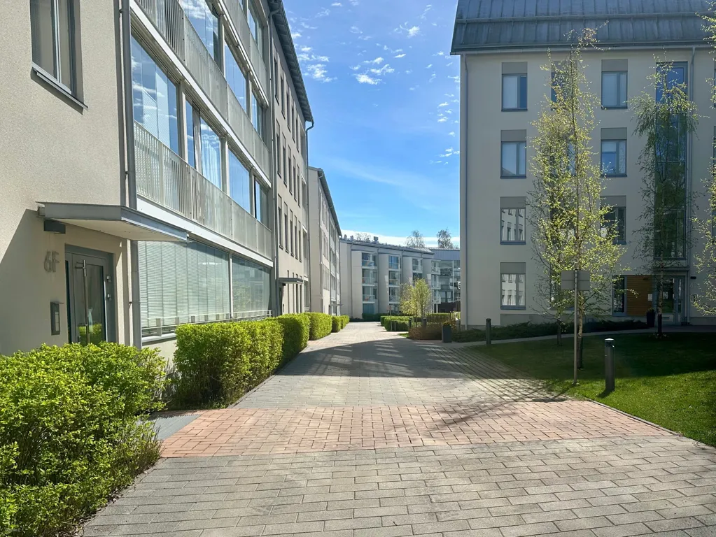 Jardin - Top-Floor Flat with Glazed Terrace in Malminkartano