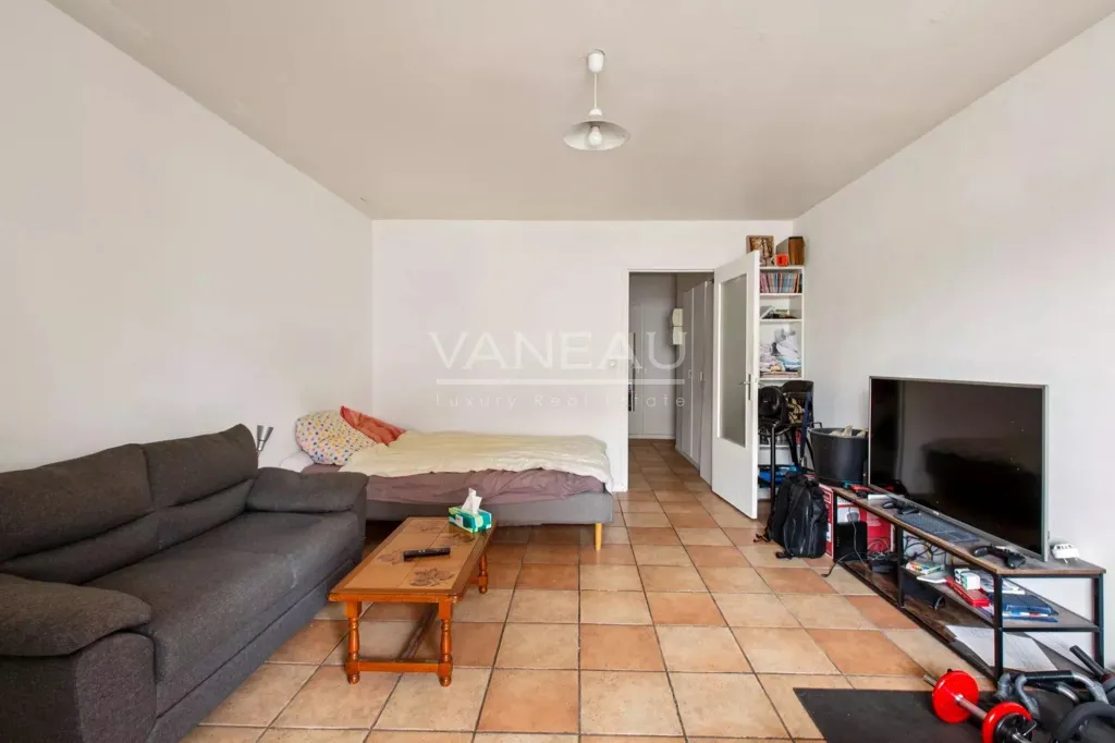 Séjour - Studio avec Balcon dans le 19ème Arrondissement