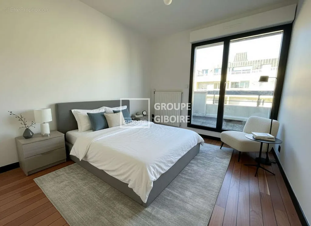 Magamistoad - 5-Piece Apartment with Canal View in Rennes