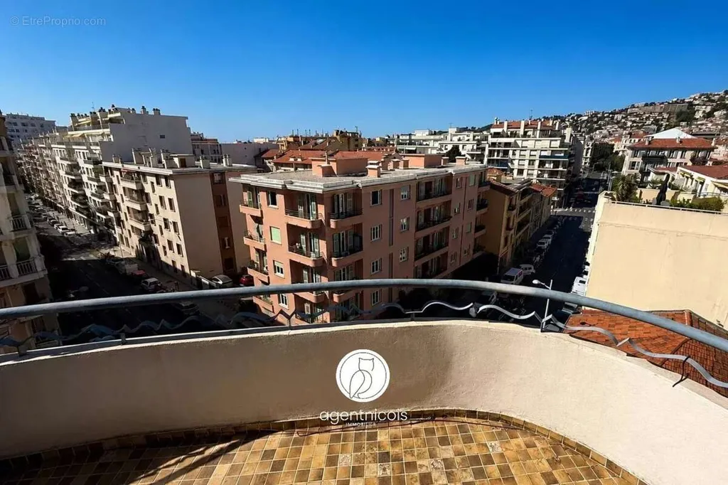 Rõdu - Luxury Flat with South-West Balcony in Nice