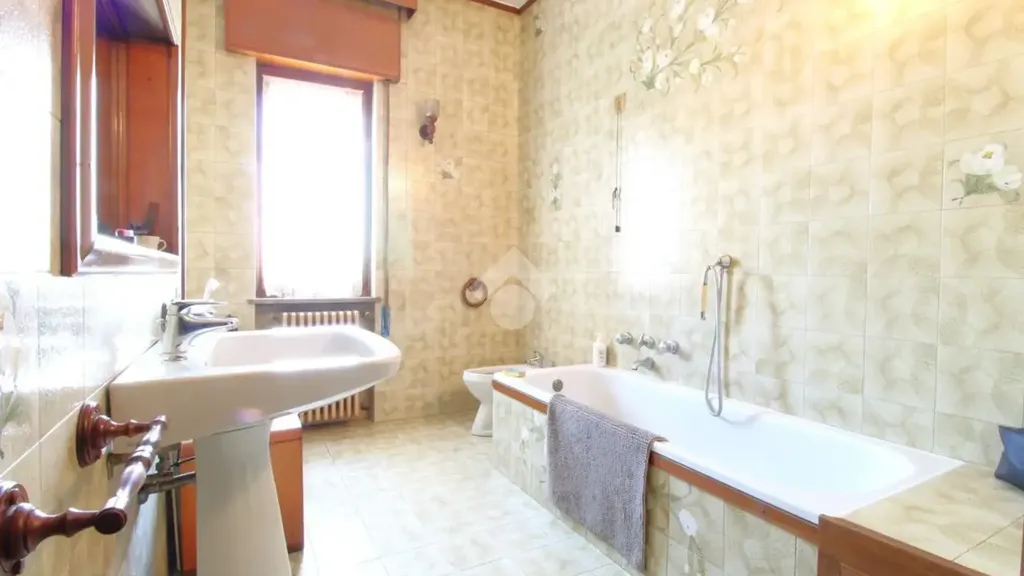 Salles de bain - Prestigious Villa with Garden in Creazzo