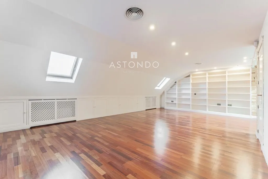 Pièces - Luxury Townhouse with Pool in Madrid