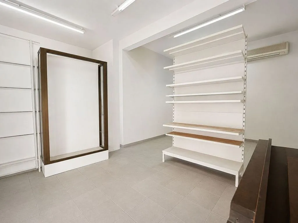 Toad - Commercial Space with Conversion Potential in El Vendrell