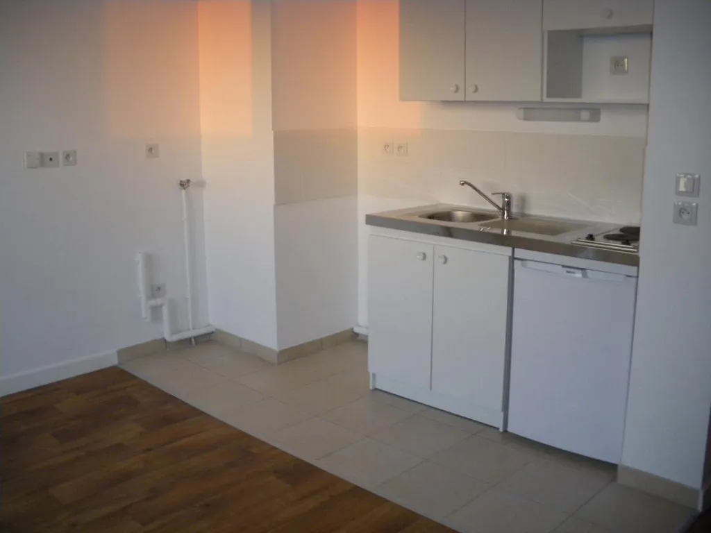 Cuisine - Appartement T2 avec Terrasse au Sud à Nantes