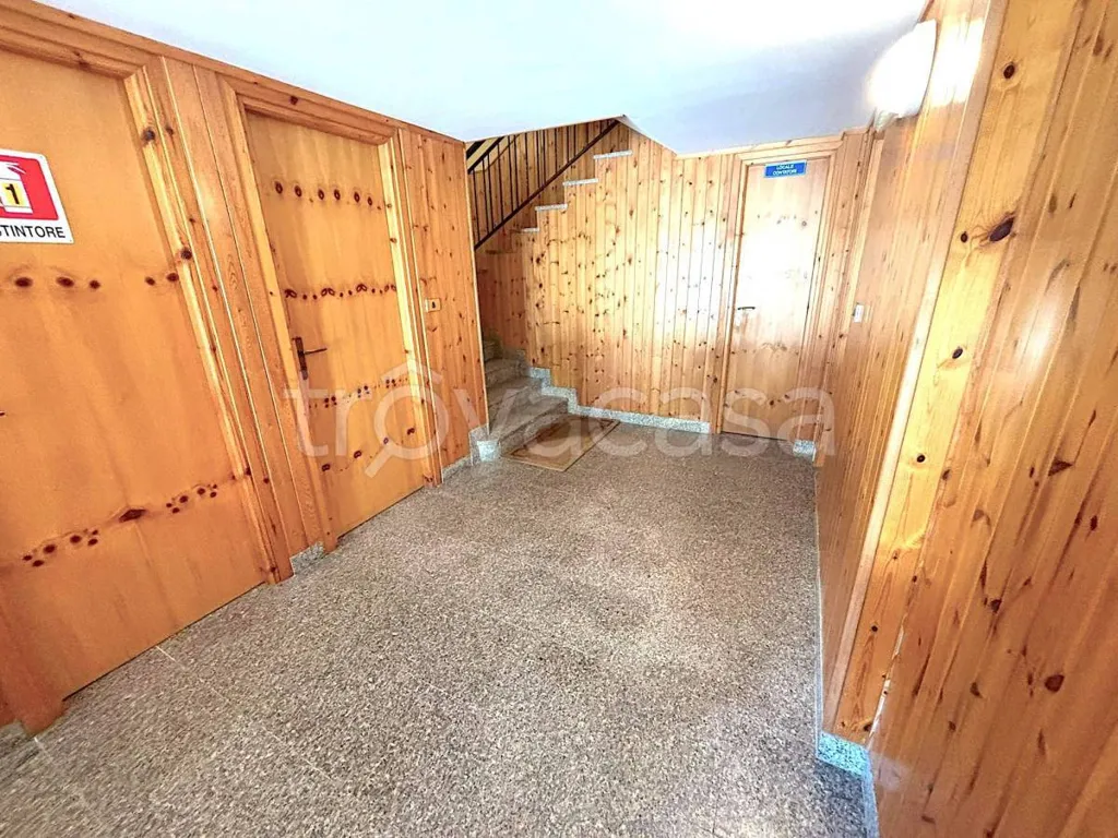 Esik - Three-bedroom Apartment with Balcony in Oulx
