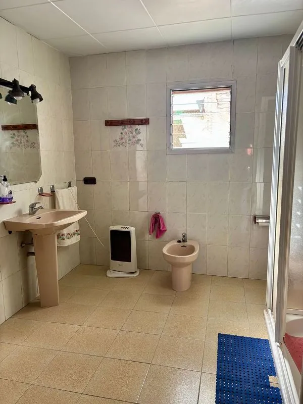 Bathrooms - Historic House with Terrace in Plena Huerta