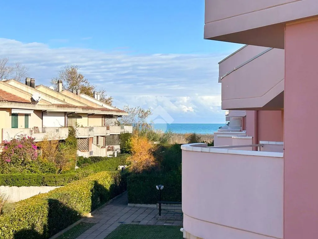 Rõdu - Duplex with Terrace in Vasto Marina