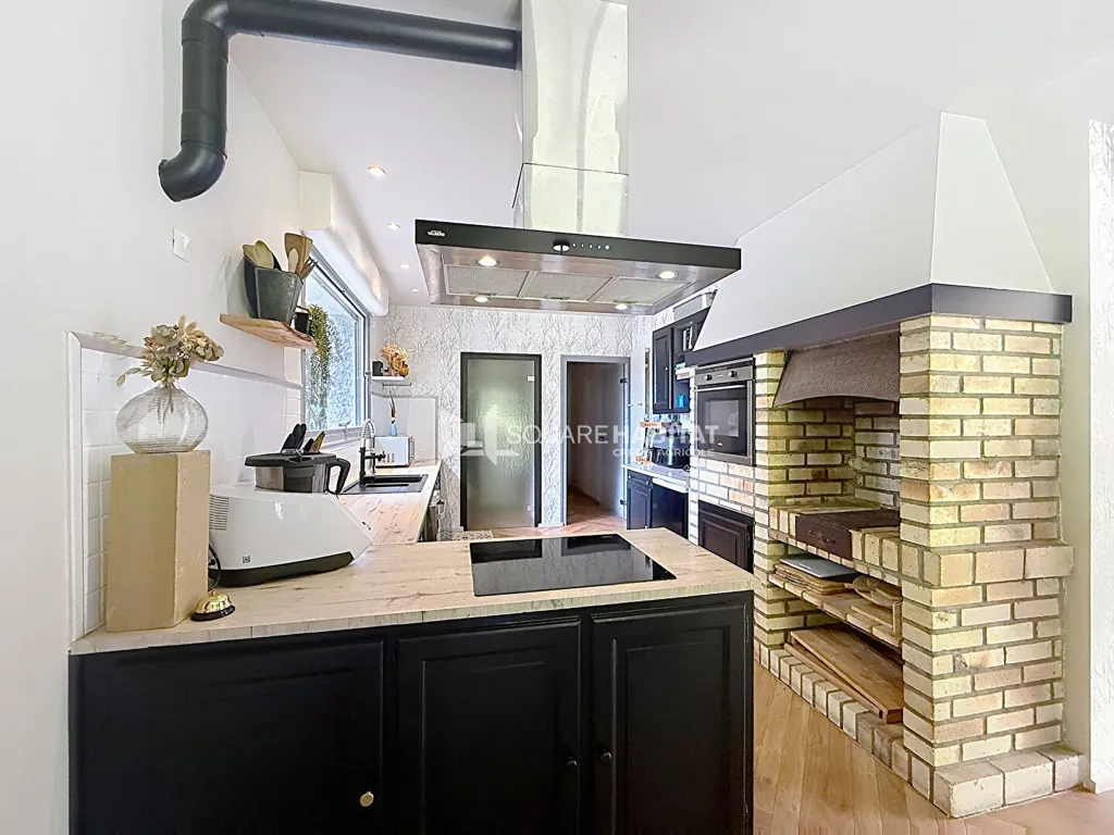 Cuisine - Maison avec Piscine et Jardin à Dinan