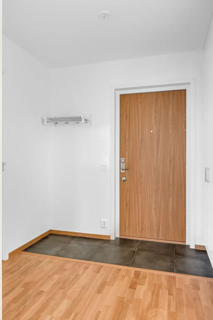 hallway_entrance