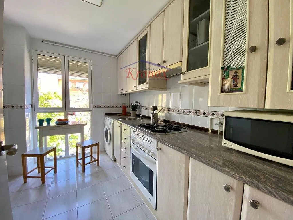 Cucina - Spacious Apartment with South Orientation in Vallecas