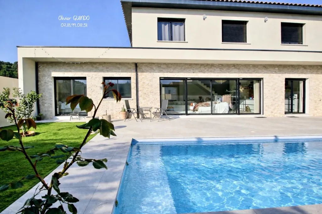 Bassein - Contemporary Villa with Pool in Clermont-l'Hérault