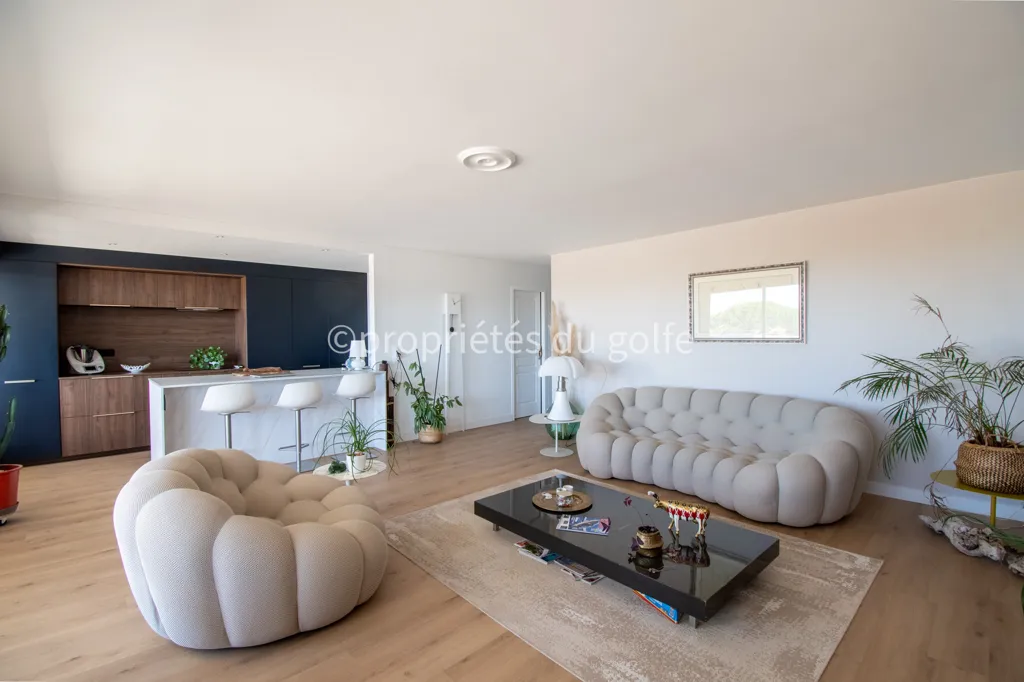 Living Room - Luxury Apartment with Sea View in Sète