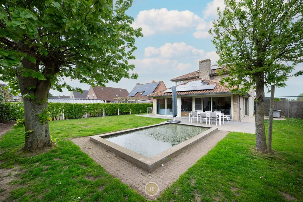 Garden - Villa with Office Space and Solar Panels in Menen
