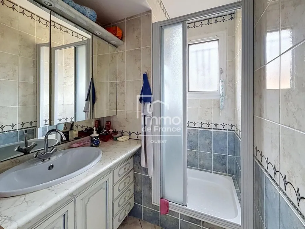 Salles de bain - Pavillon avec Véranda sur Mayenne