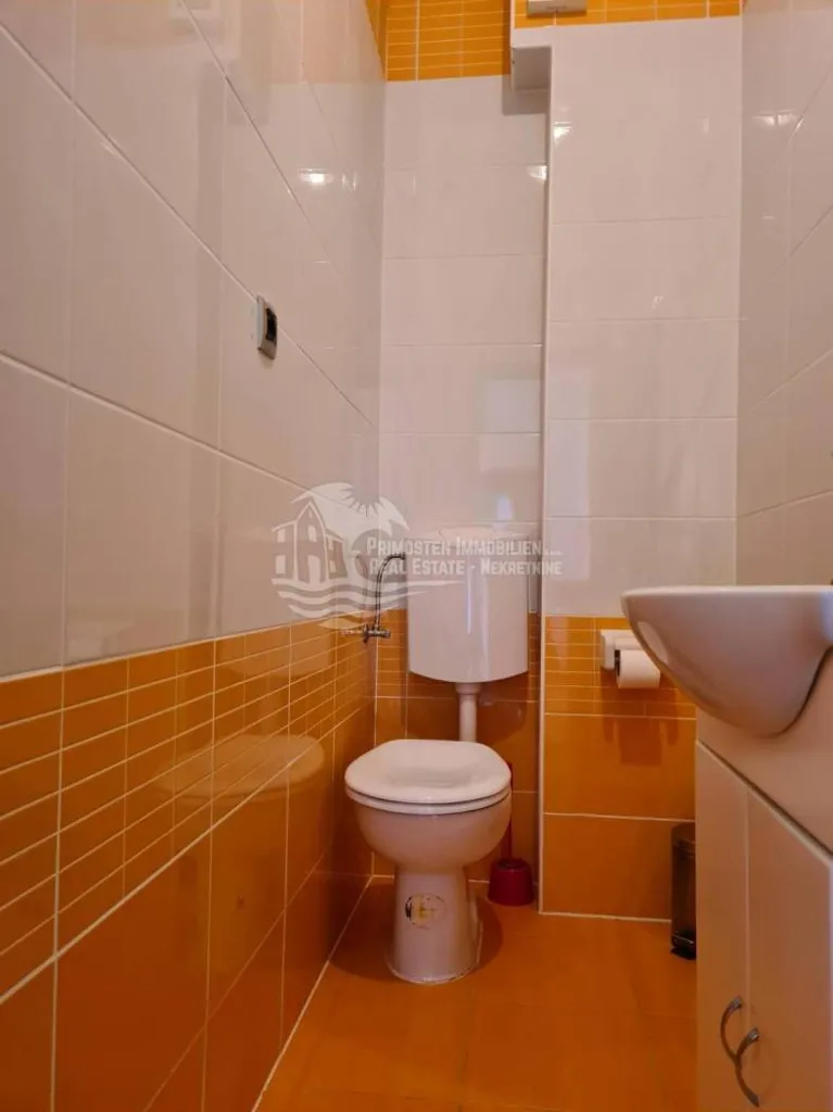 Vannitoad - Penthouse with Sea View near Trogir