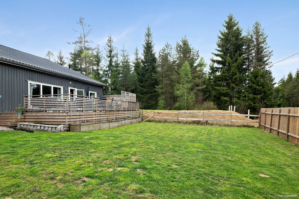 Aed - Spacious Villa with Garden in Natural Setting