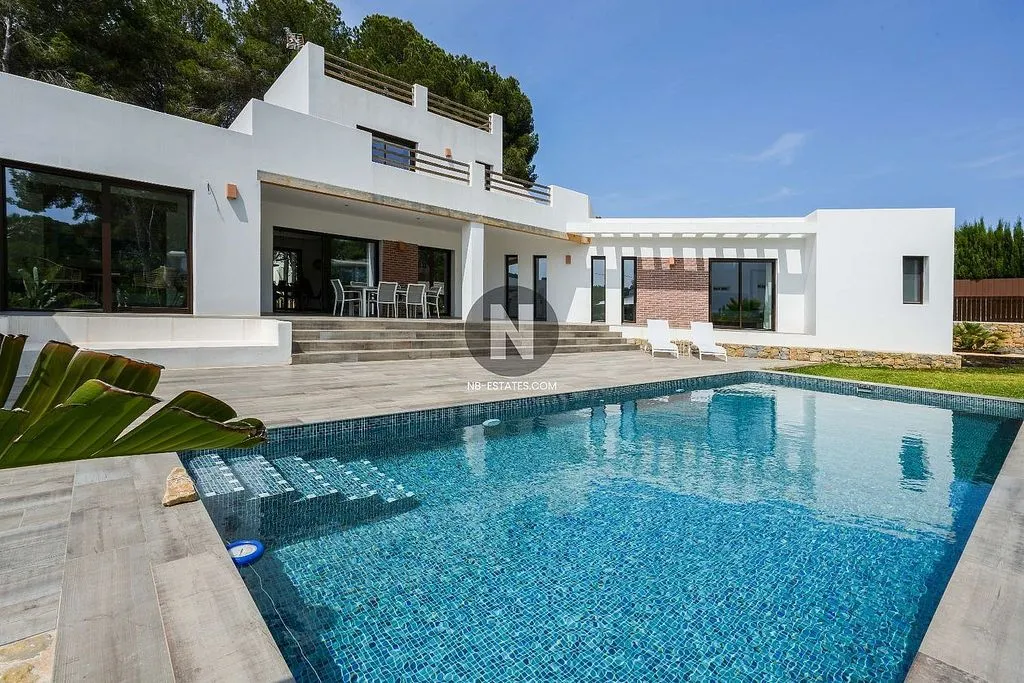 Pool - Chalet with Pool and Sea View in Cap Martí