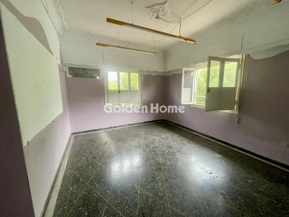 Pièces - Apartment with Balcony in Perama Centre