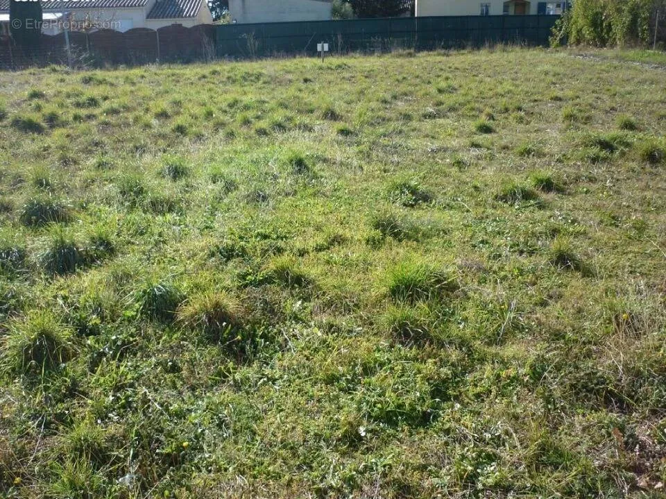 Aed - Buildable Plot with South View in Trausse