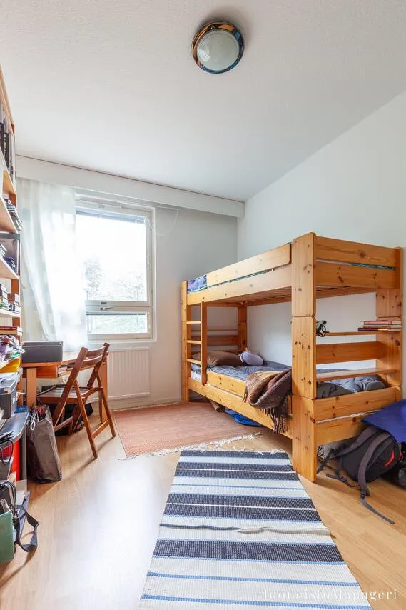 Bedrooms - Spacious 3-Bedroom Flat with Balcony in Olari, Espoo