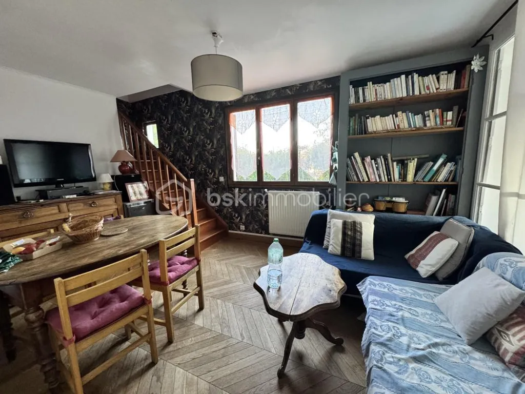Elutuba - House with Studio for Colocation in Orsay