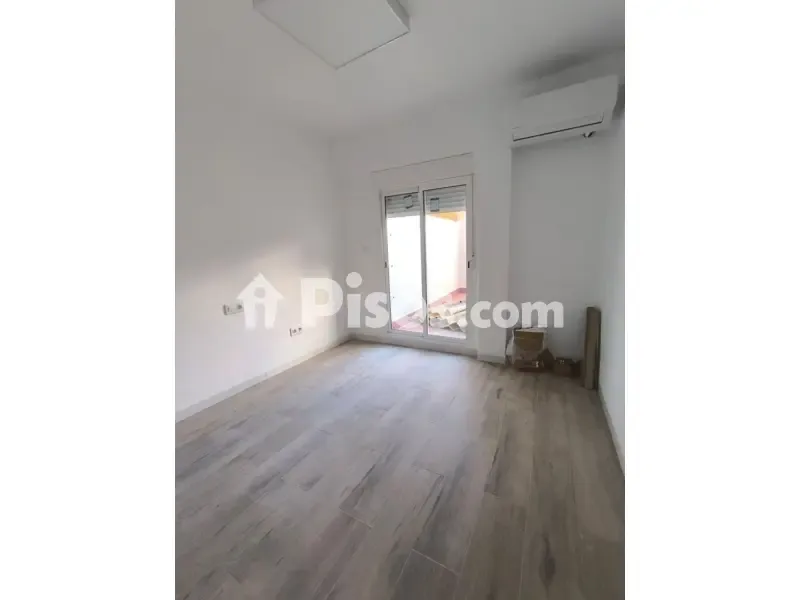 Pièces - Student-Friendly Flat with Terrace in Moncada