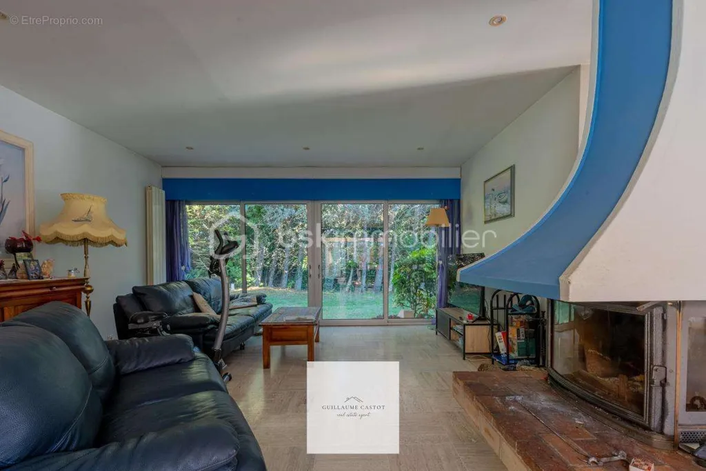 Séjour - Villa d'Architecte avec Piscine et Parc Arboré