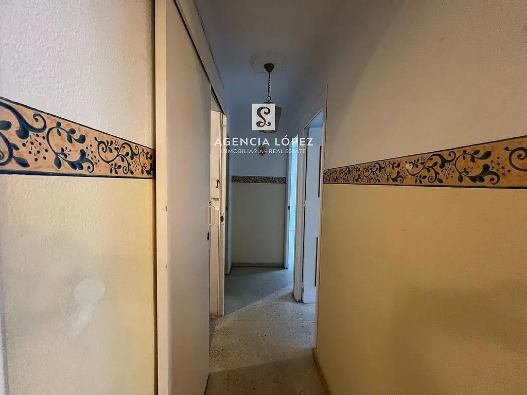 Entrée - Renovated Flat with Sea View in Urban Centre