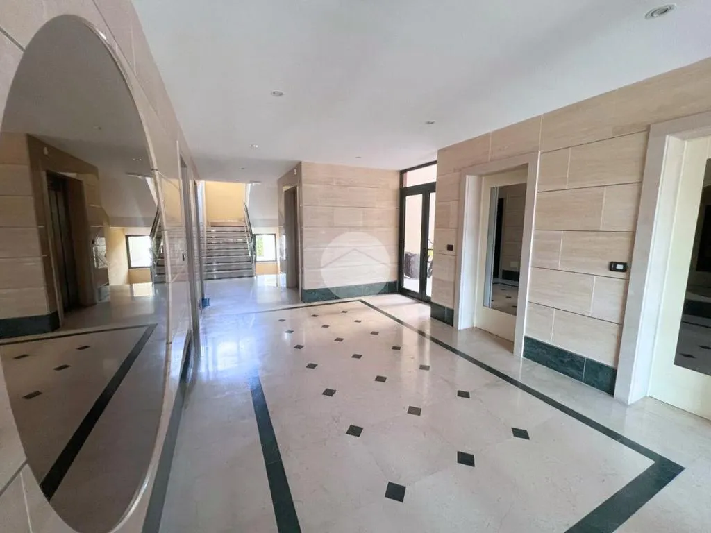 Entrée - Modern Flat with East-Facing Terrace in Pescara