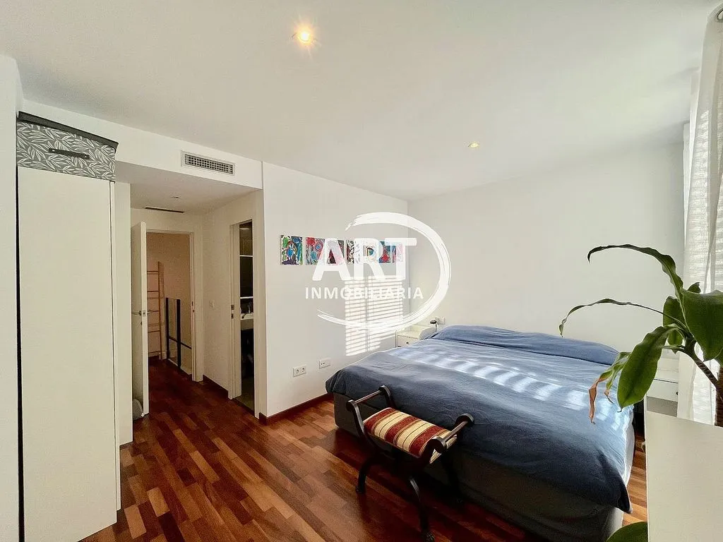 Chambres - Duplex with Garage in Rocafort