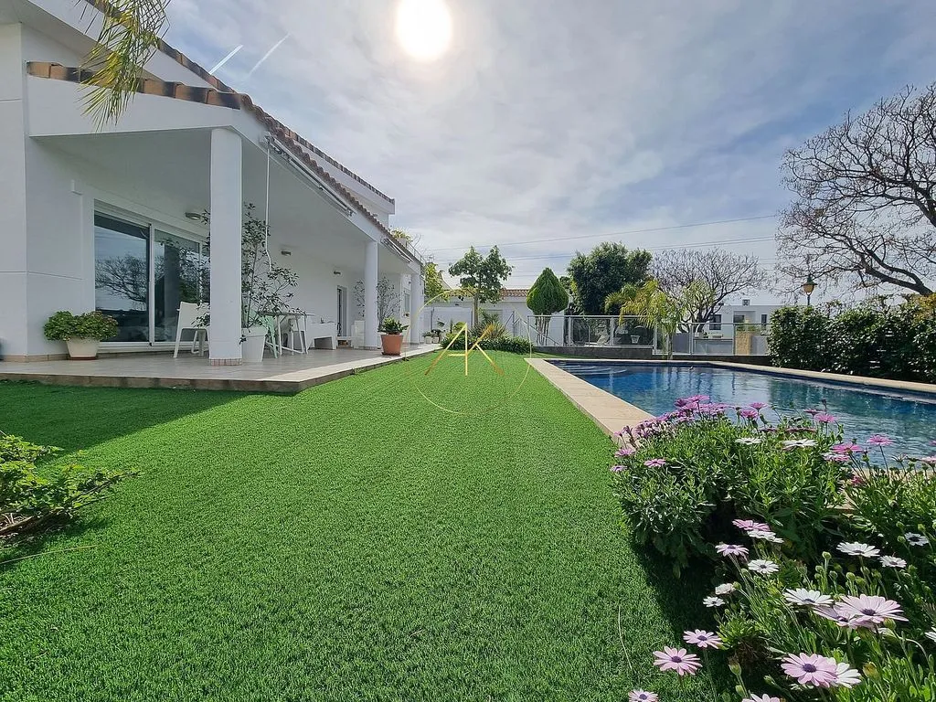 Pool - Chalet with Pool and Terrace in Torre en Conill