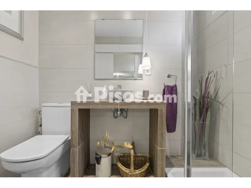 Salles de bain - Renovated Chalet with Garden in Simón Verde