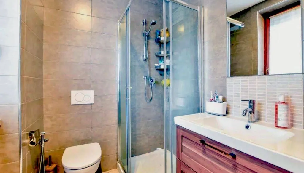 Salles de bain - Luxury Villa with Pool in Castronno