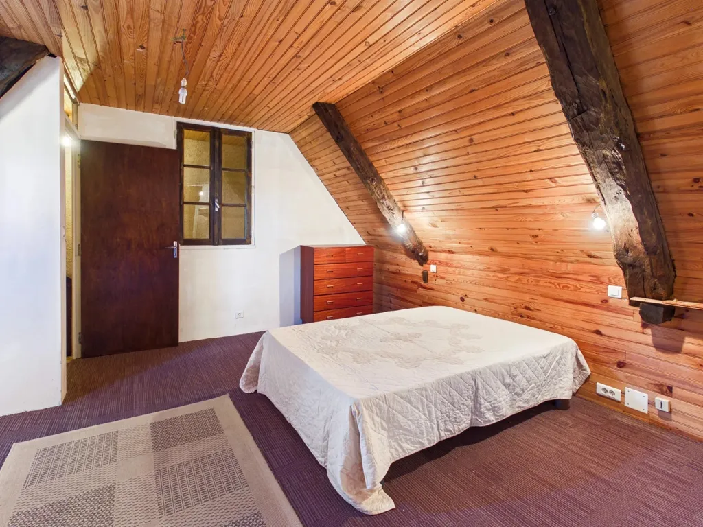 Chambres - Maison en Pierre avec Jardin à Puylagarde