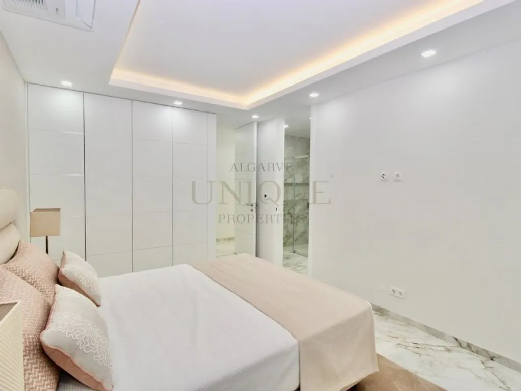 Magamistoad - Luxury Flat with Rooftop Pool in Lagos