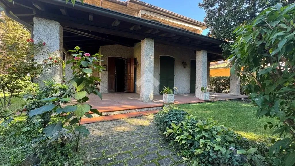 Aed - Traditional Villa with Garden in Rubiera