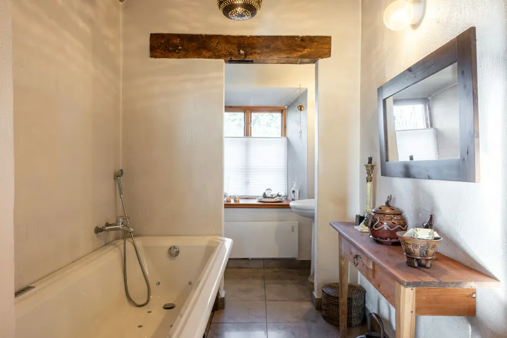 Vannitoad - Scandi Farmhouse with Pool and Views in Ystad