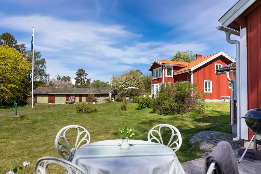 Terrace - Holiday Home with Sea View in Norrtälje