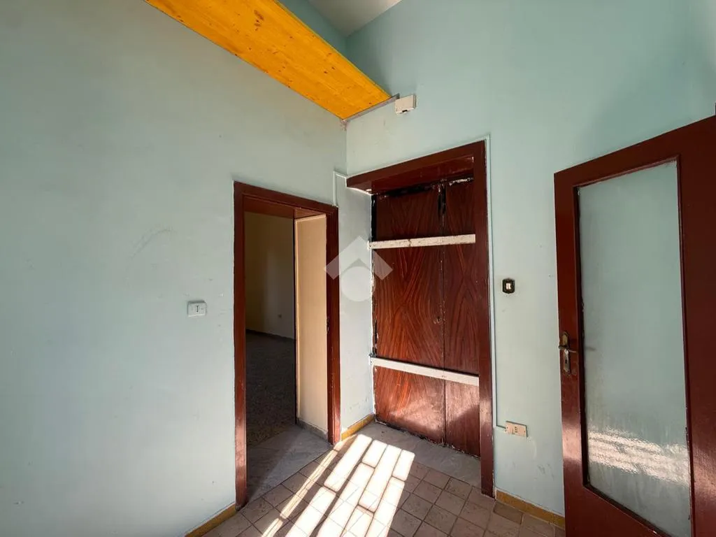 Esik - Three-Bedroom Flat with Terrace in Melito di Napoli