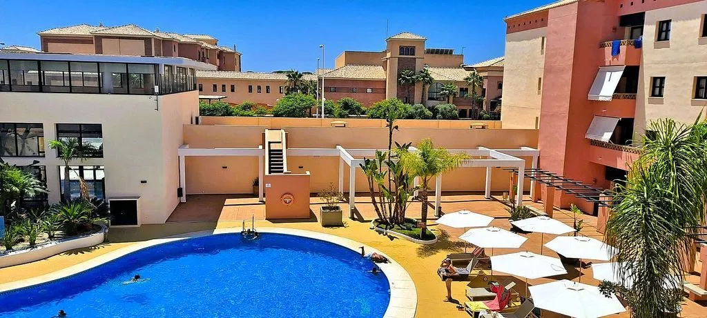 Piscina - 1-Bed Apartment with Pool on Avenida Del Decano