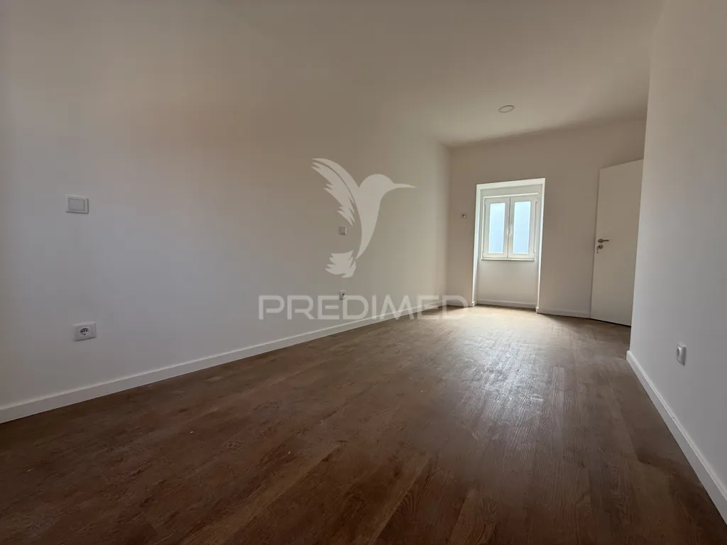 Pièces - Modern T2 Apartment with Garage in Alcanena