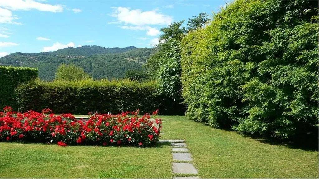 Jardin - Luxury Villa with Lake View in Lipomo