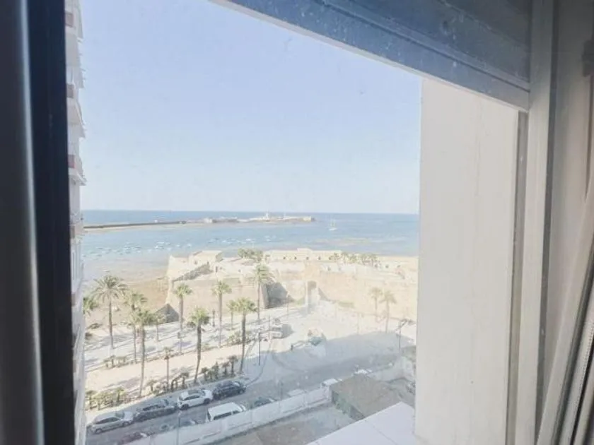 Toad - Seafront Apartment with Balcony in Cádiz
