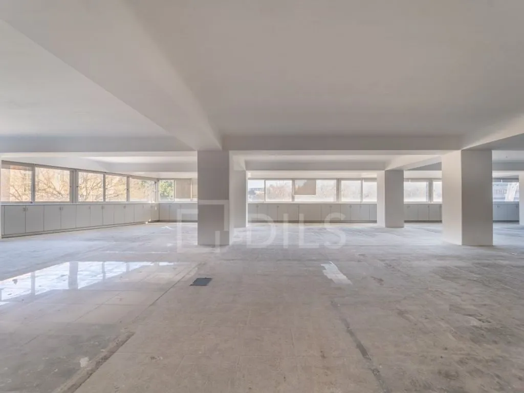 Toad - Office Space with Natural Light in Porto