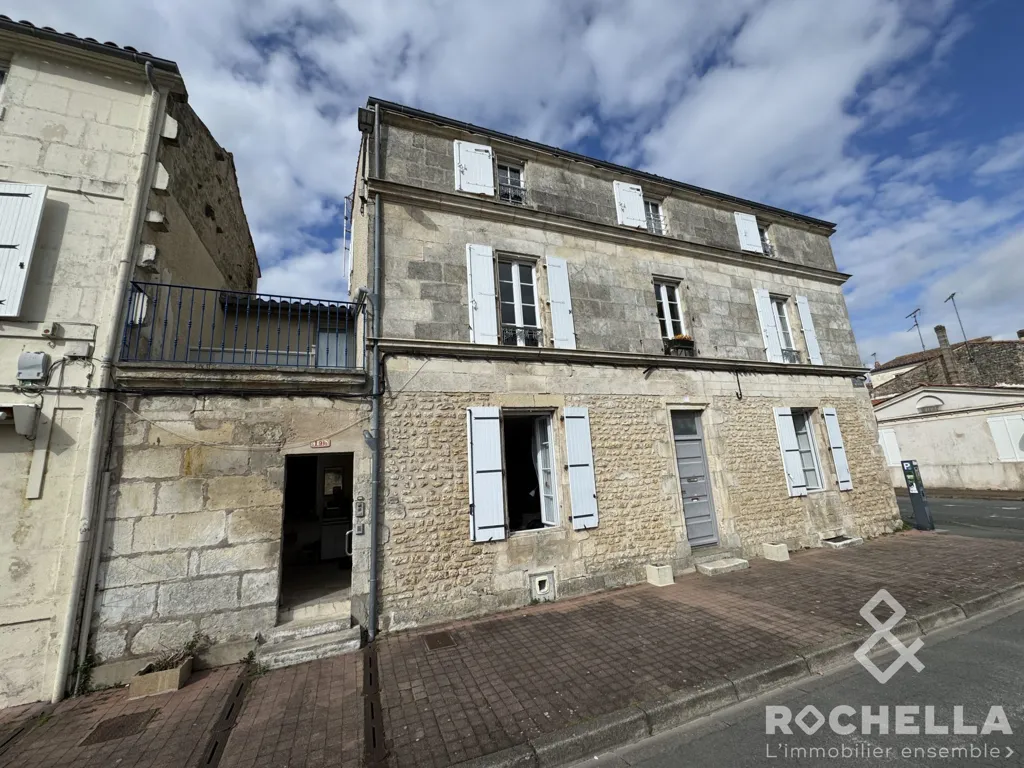2-toaline korter asukohas Rochefort