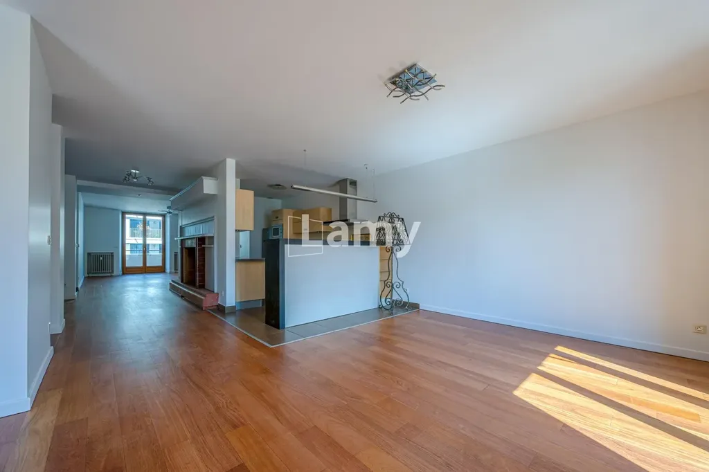 Living Room - Traversant Apartment with Balcony in Annecy
