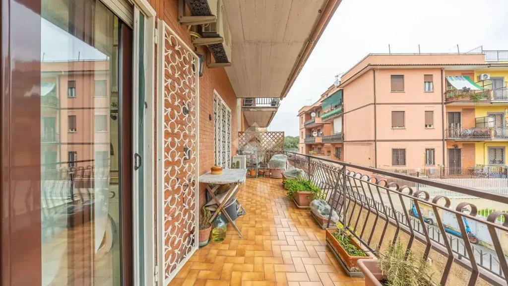Balcon - Apartment with Balconies in La Rustica, Rome